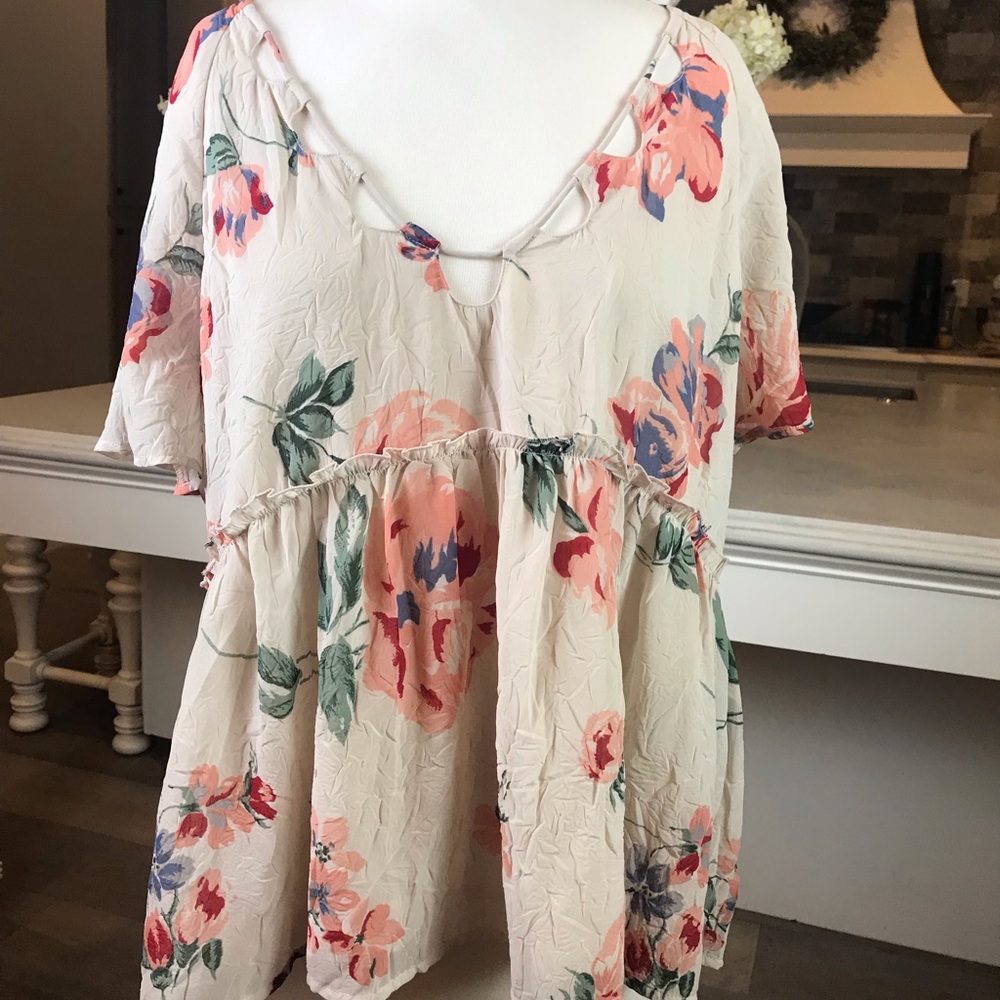 NWT: Lucky Brand floral blouse with scoop neck XL